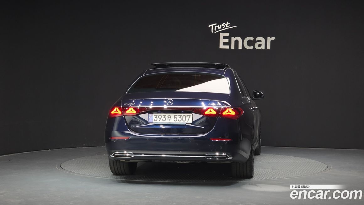 Mercedes-Benz E-Class 2024