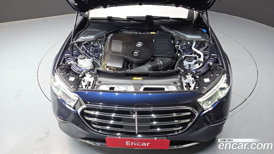 Mercedes-Benz E-Class 2024