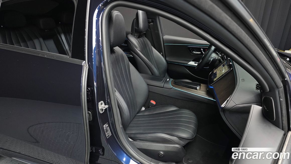 Mercedes-Benz E-Class 2024