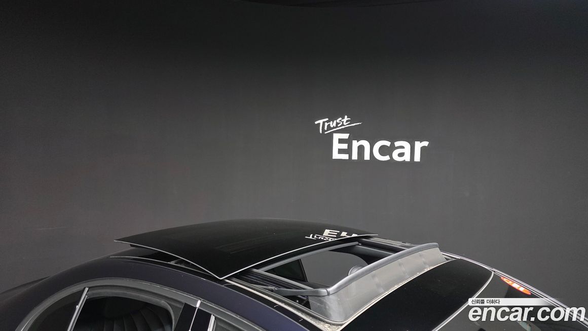 Mercedes-Benz E-Class 2024