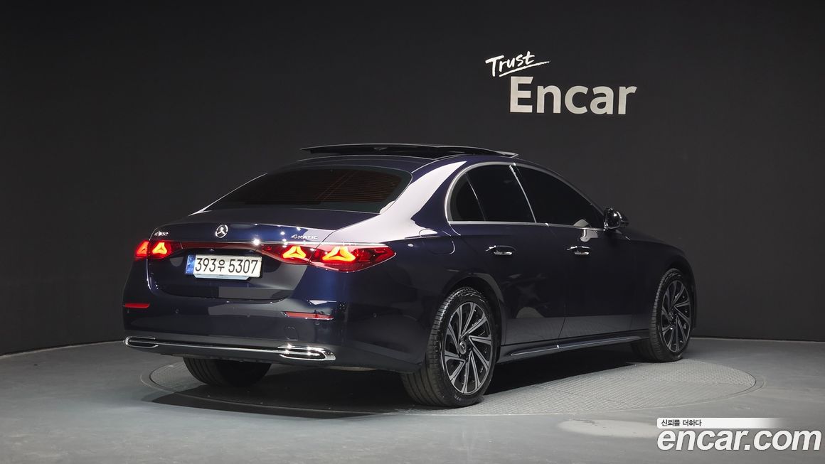 Mercedes-Benz E-Class 2024
