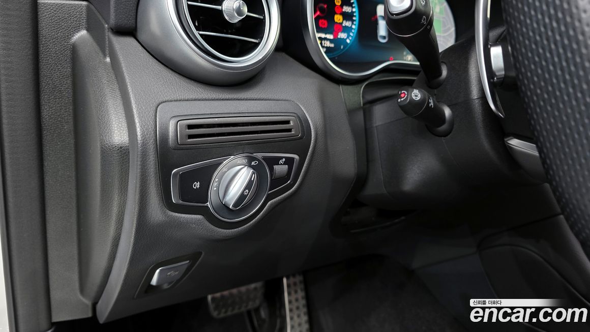 Mercedes-Benz GLC-Class 2023