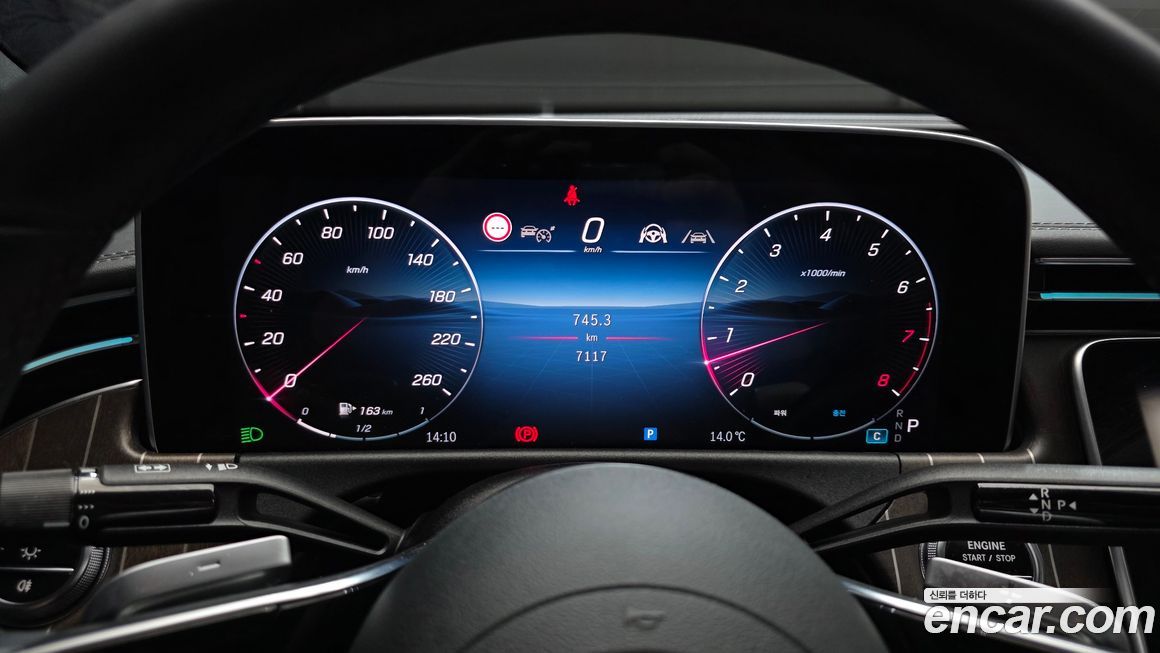Mercedes-Benz E-Class 2024