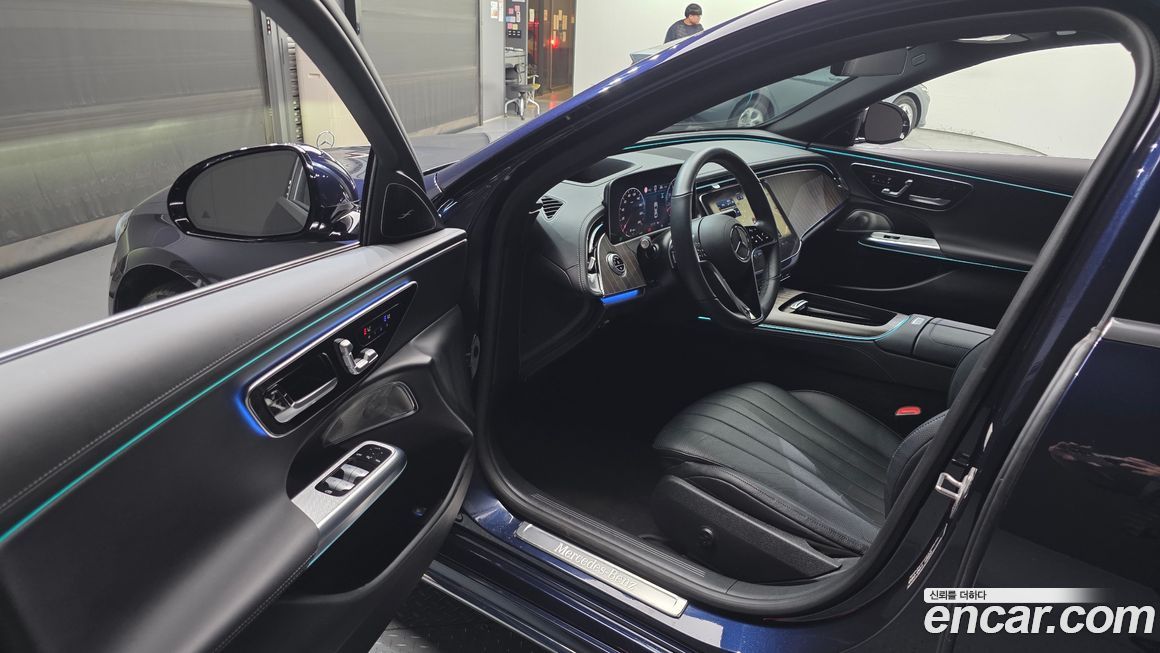 Mercedes-Benz E-Class 2024