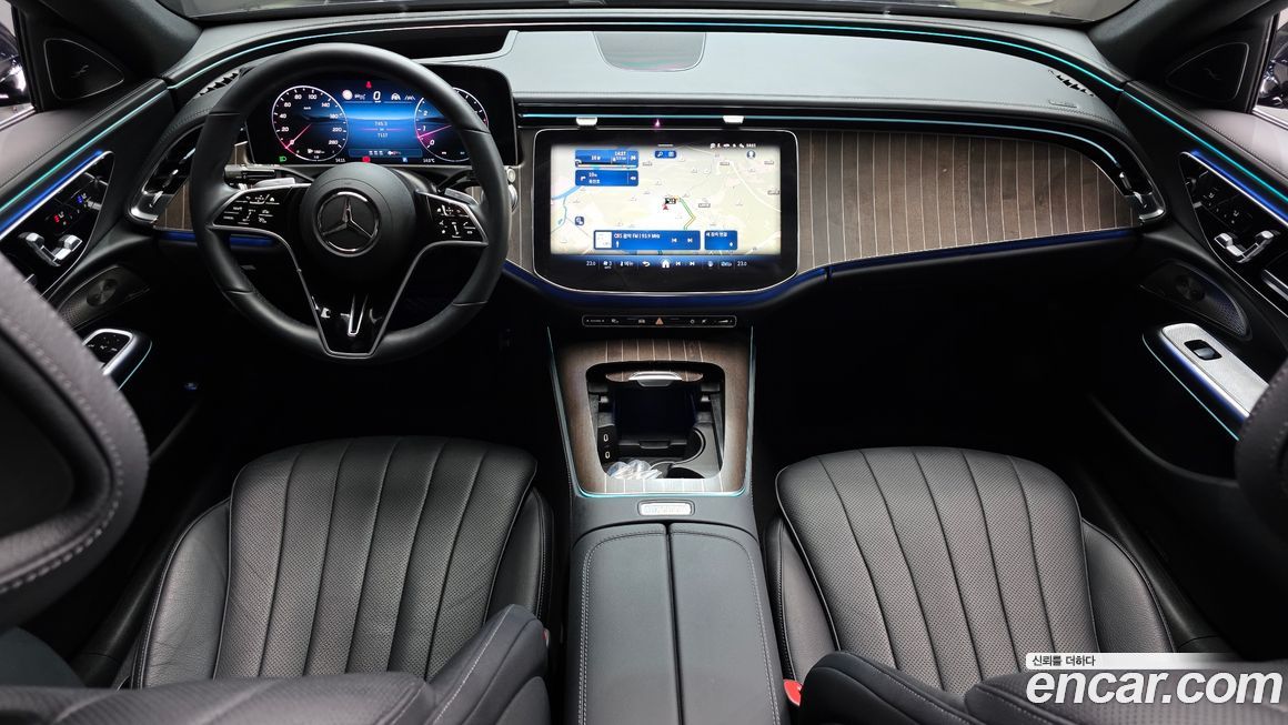 Mercedes-Benz E-Class 2024