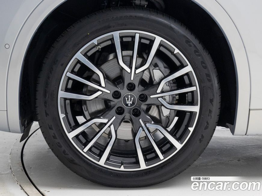 Maserati Grecale 2024