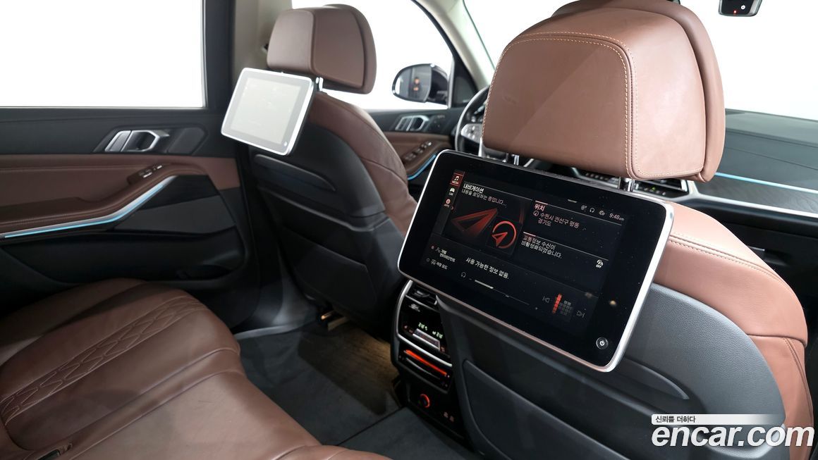 BMW X7 2021