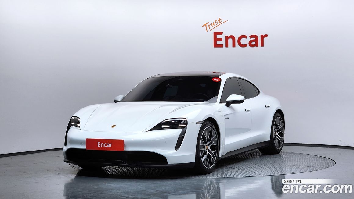 Porsche Taycan 2022