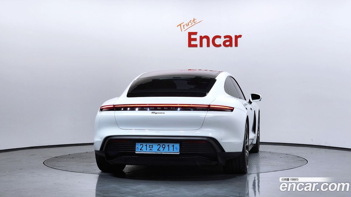 Porsche Taycan 2022