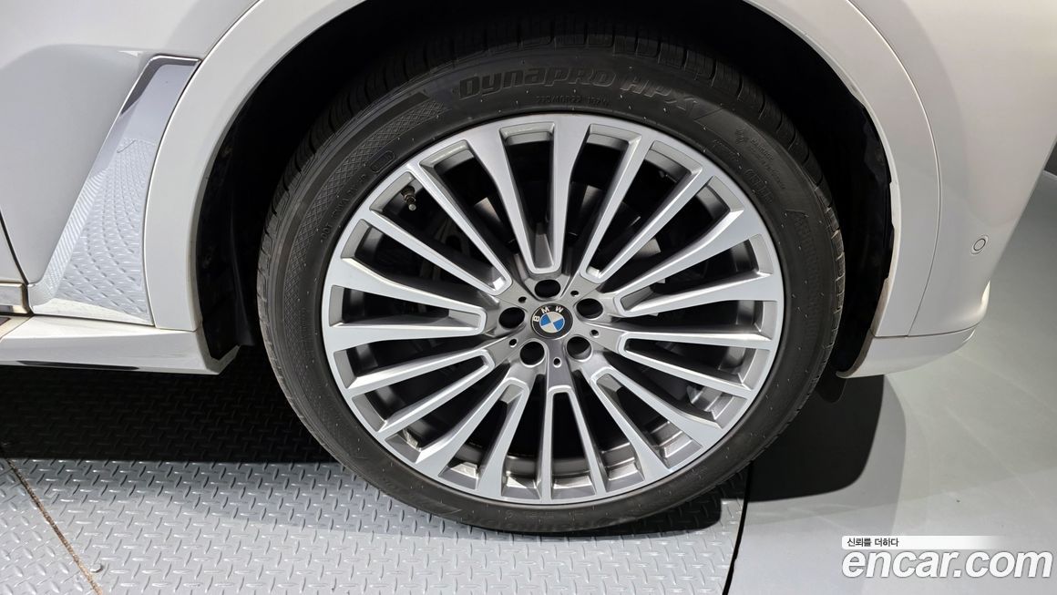 BMW X7 2021