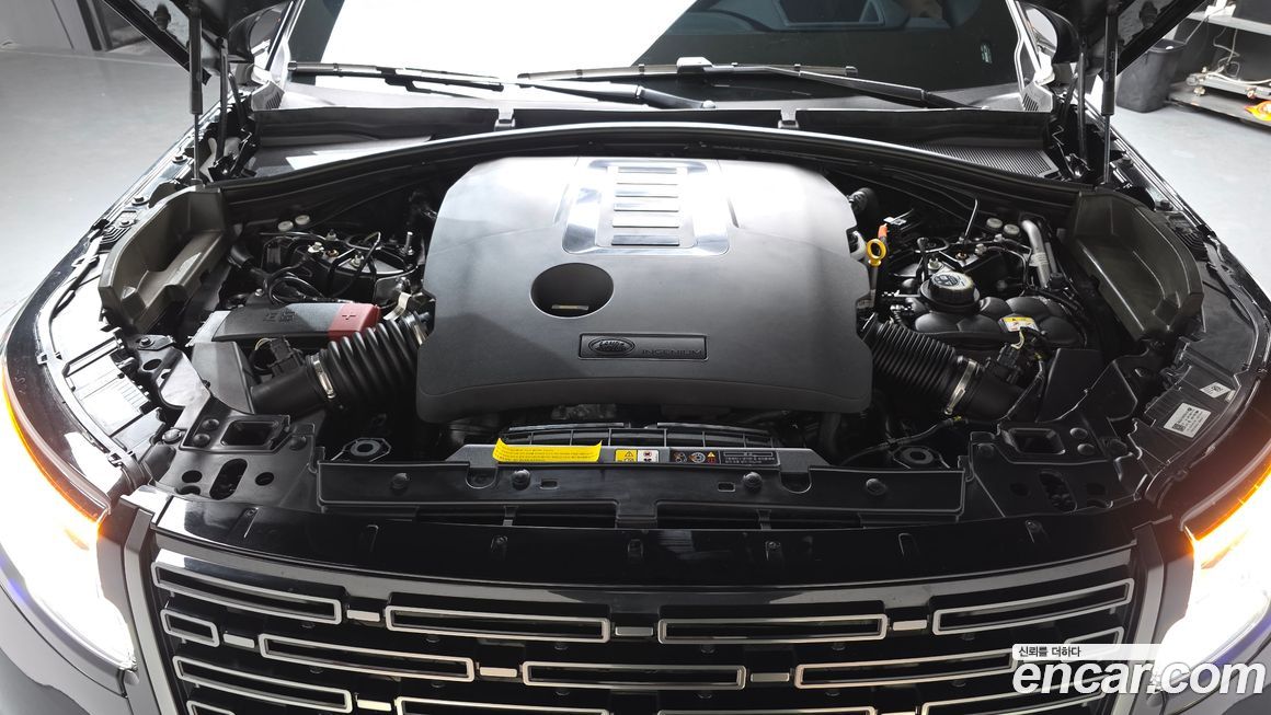 Land Rover Range Rover Velar 2025