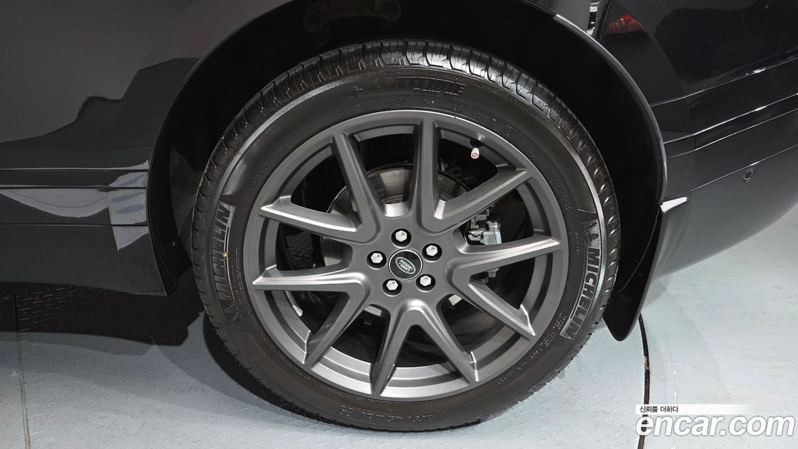 Land Rover Range Rover Velar 2025