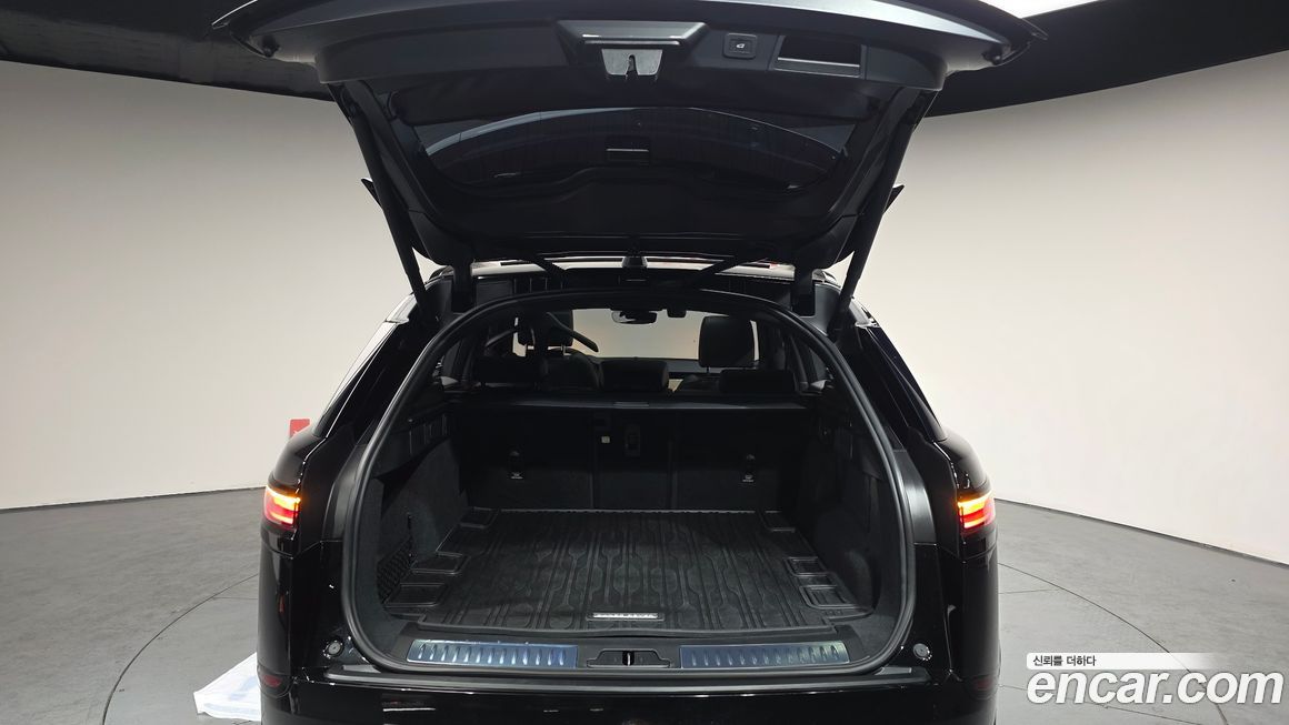 Land Rover Range Rover Velar 2025