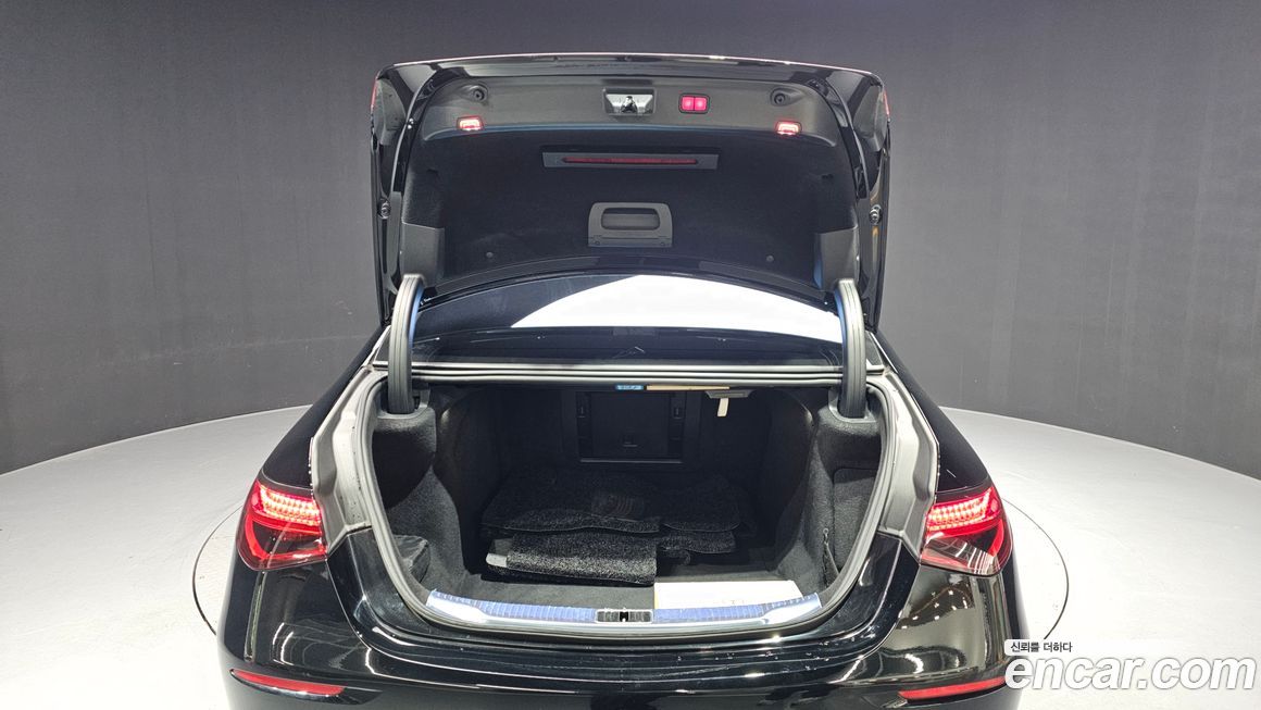 Mercedes-Benz S-Class 2021