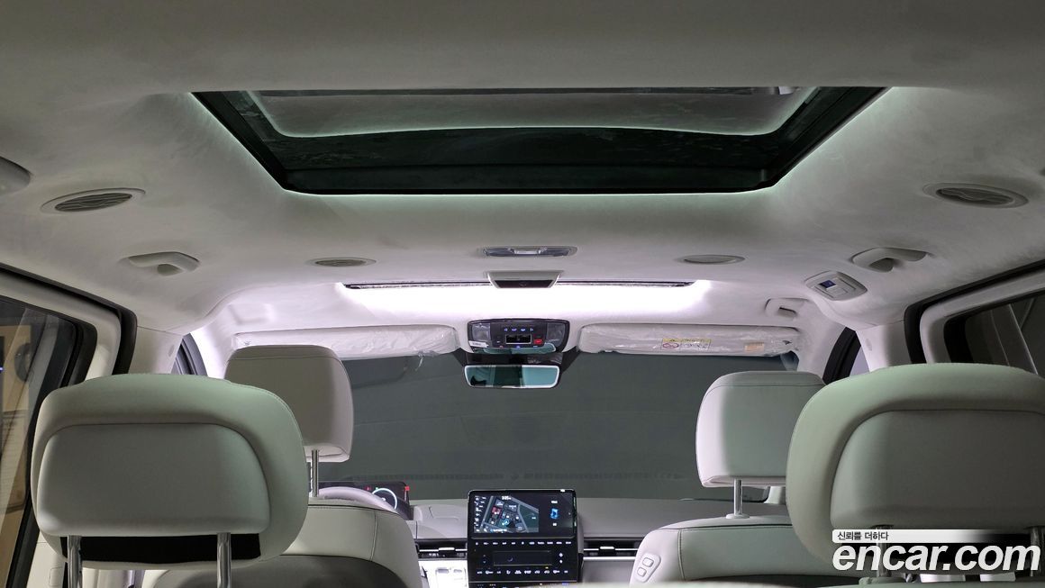 Hyundai Staria 2025