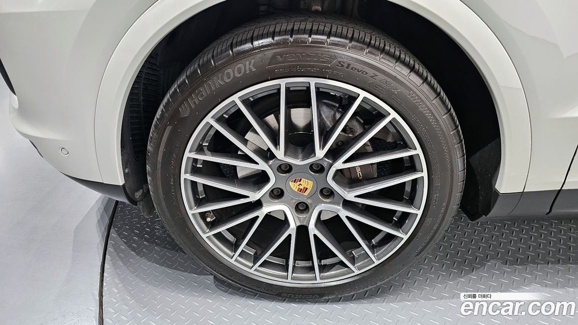 Porsche Cayenne 2021