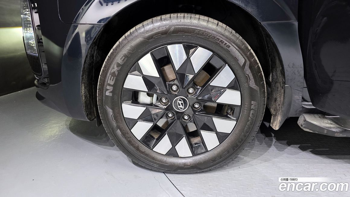 Hyundai Staria 2025