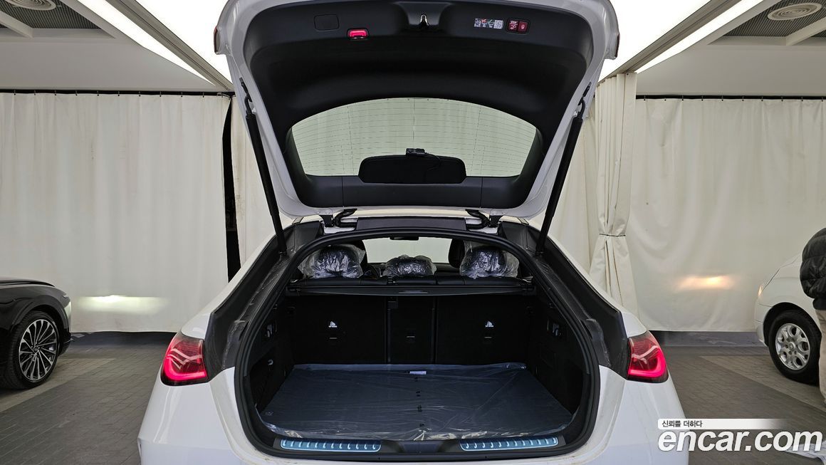 Mercedes-Benz GLC-Class 2026