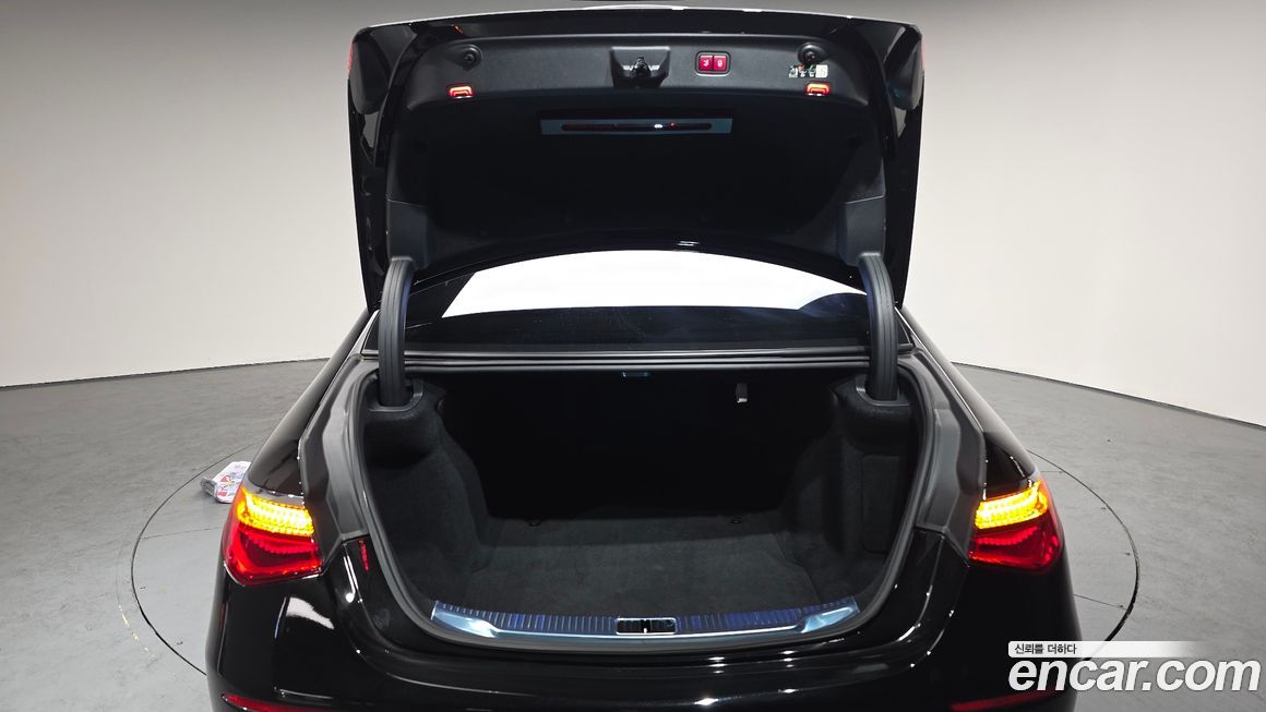 Mercedes-Benz S-Class 2022