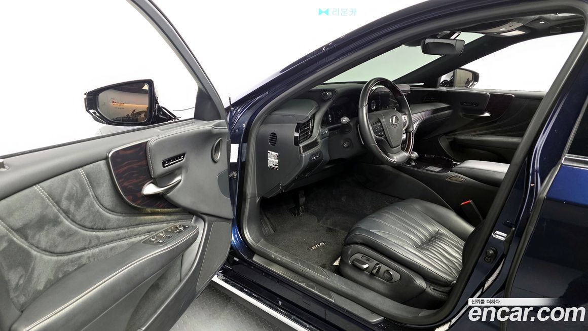 Lexus LS 2024