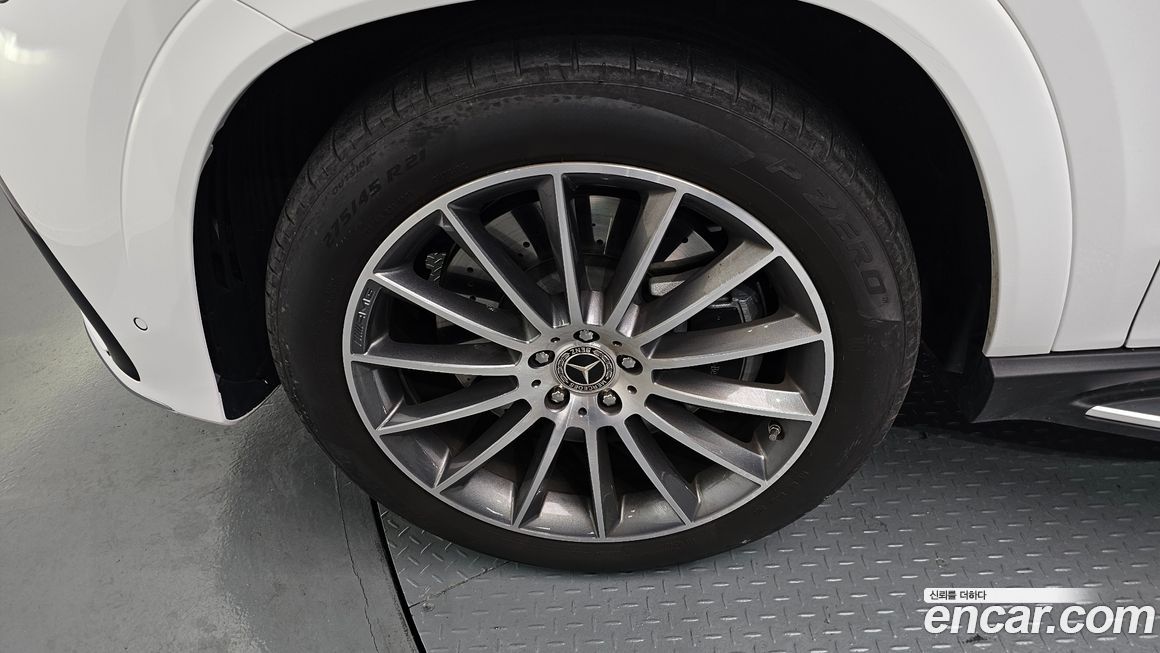 Mercedes-Benz GLE-Class 2025