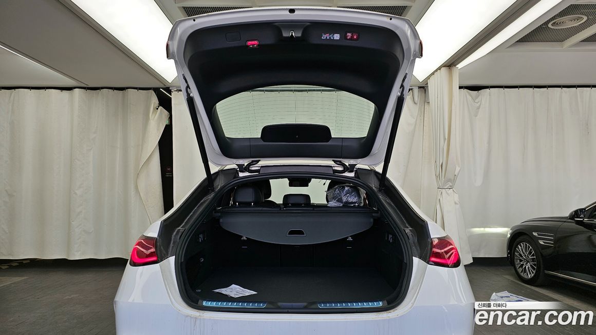 Mercedes-Benz GLC-Class 2026