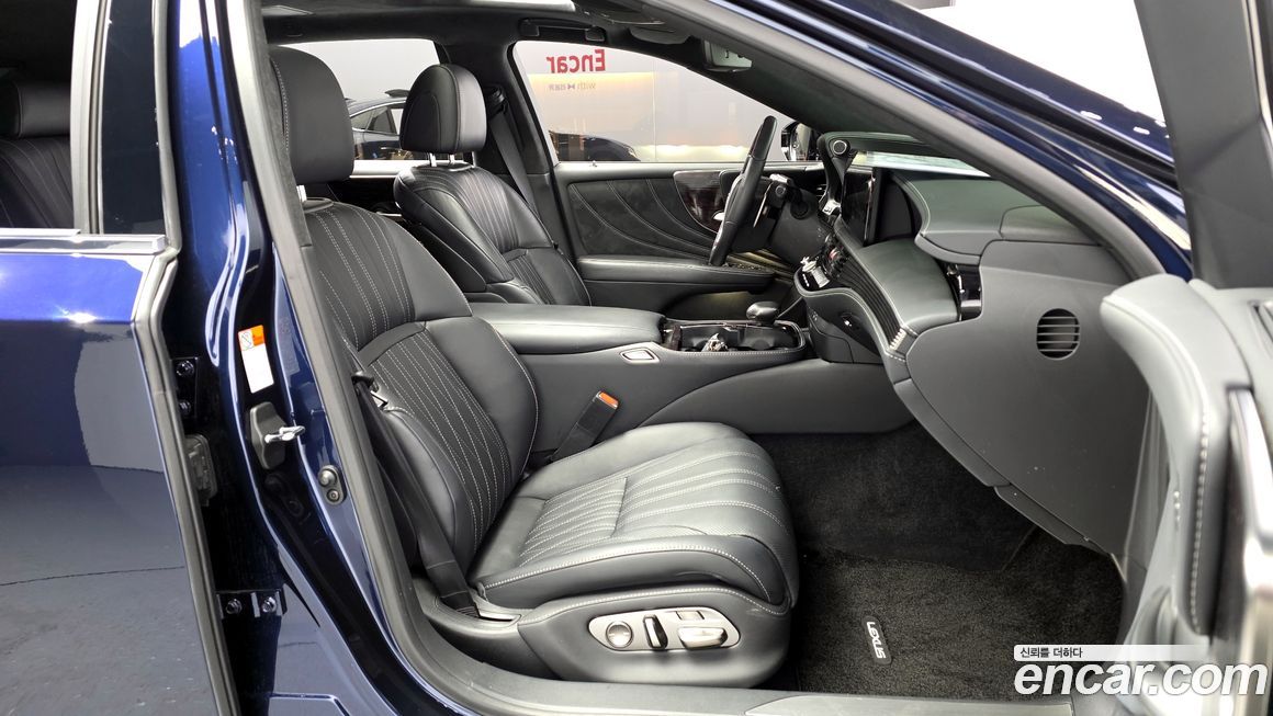 Lexus LS 2024