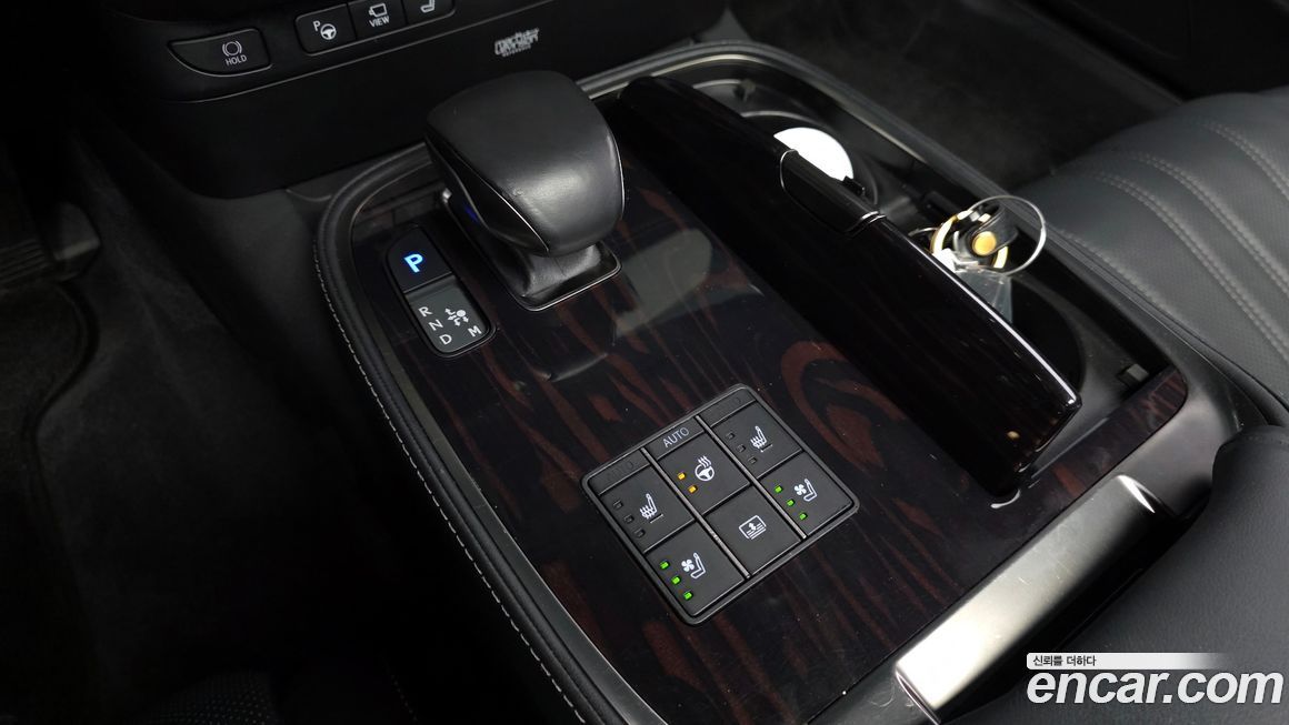 Lexus LS 2024
