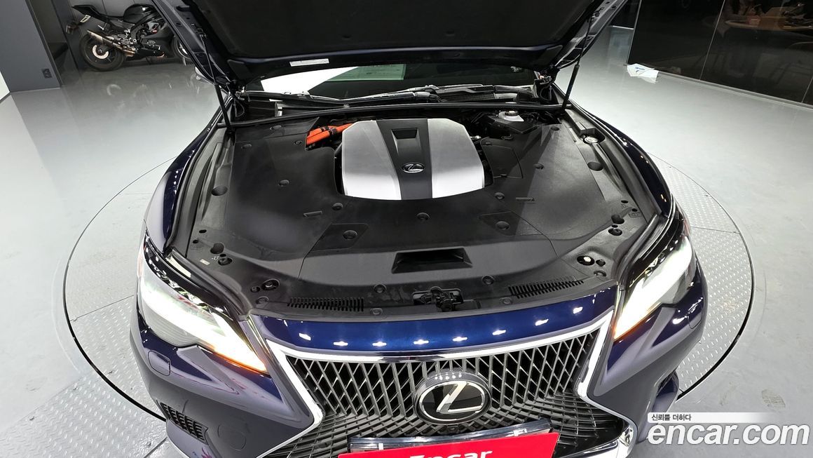 Lexus LS 2024