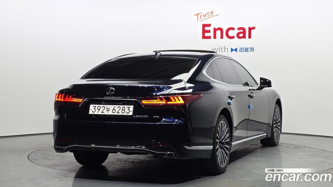 Lexus LS 2024