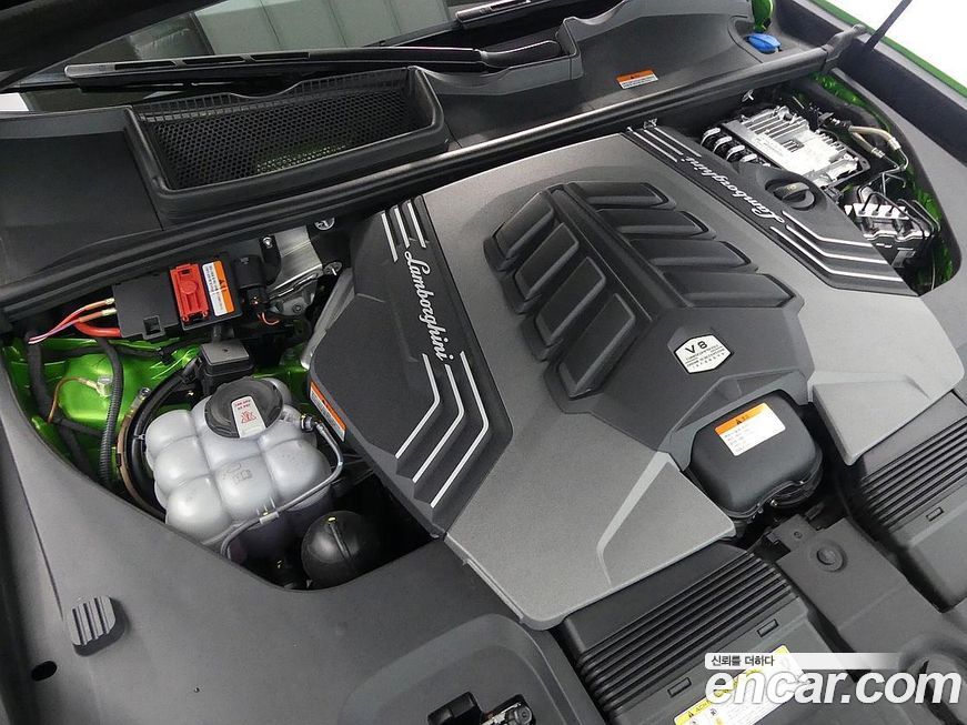 Lamborghini Urus 2024