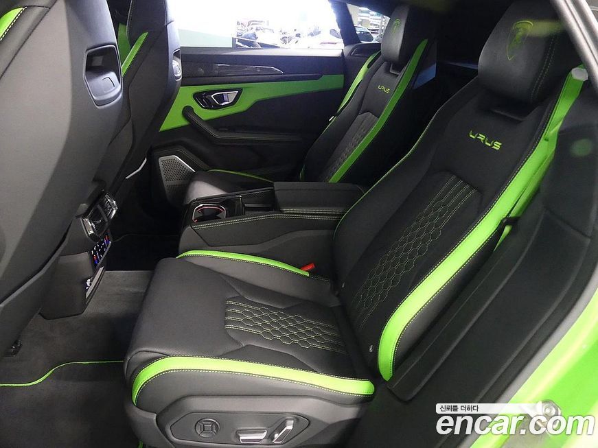 Lamborghini Urus 2024