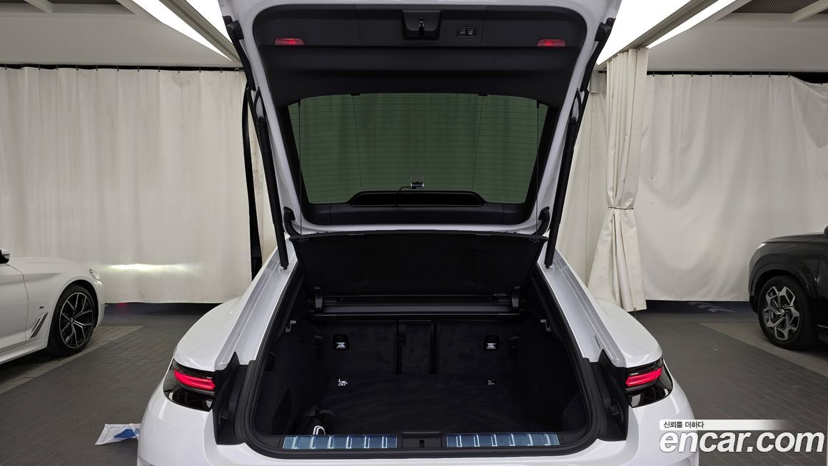 Porsche Panamera 2025