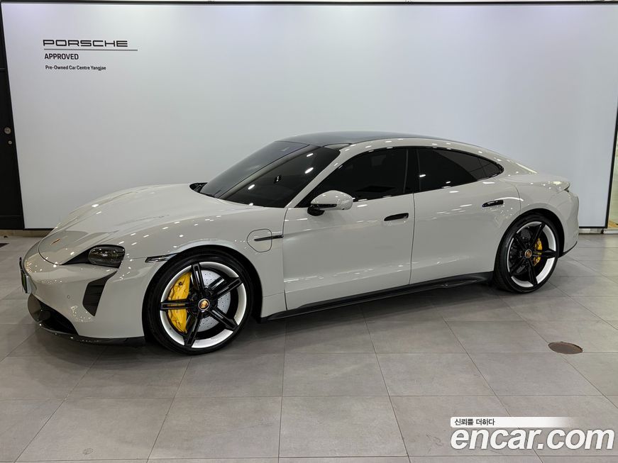 Porsche Taycan 2024