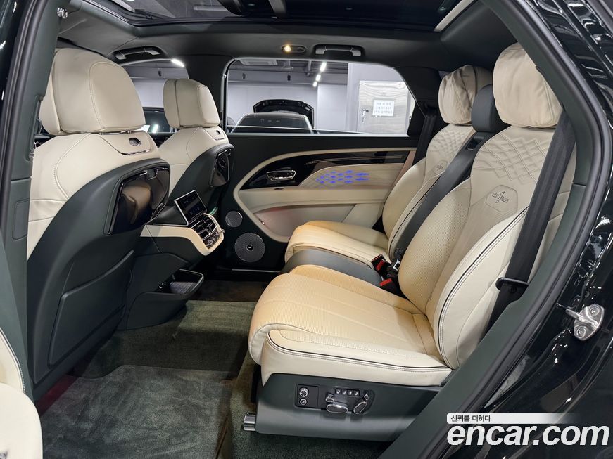 Bentley Bentayga 2024