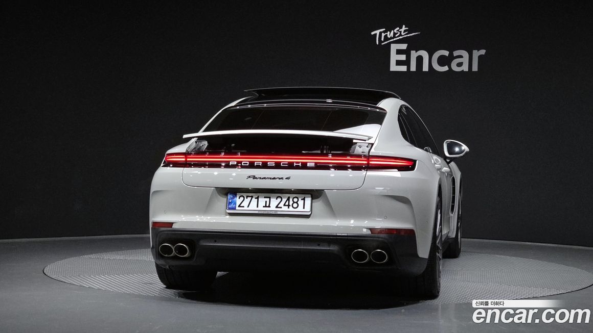 Porsche Panamera 2025