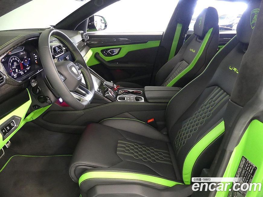 Lamborghini Urus 2024