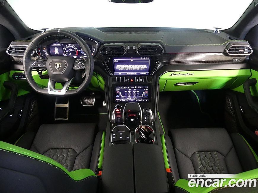 Lamborghini Urus 2024