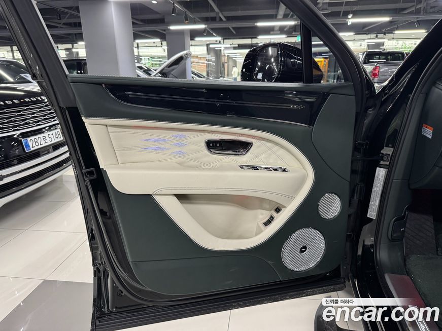 Bentley Bentayga 2024