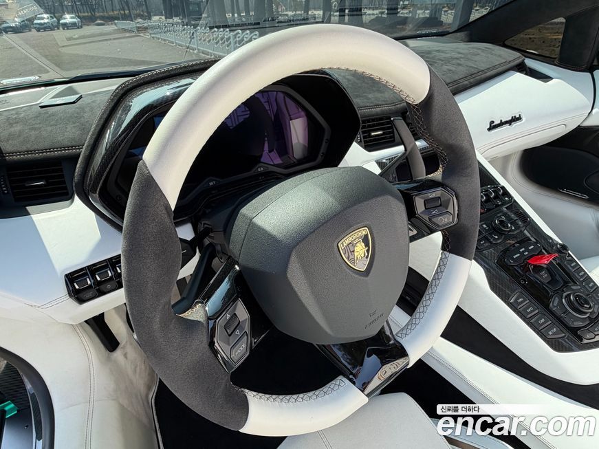Lamborghini Aventador 2021