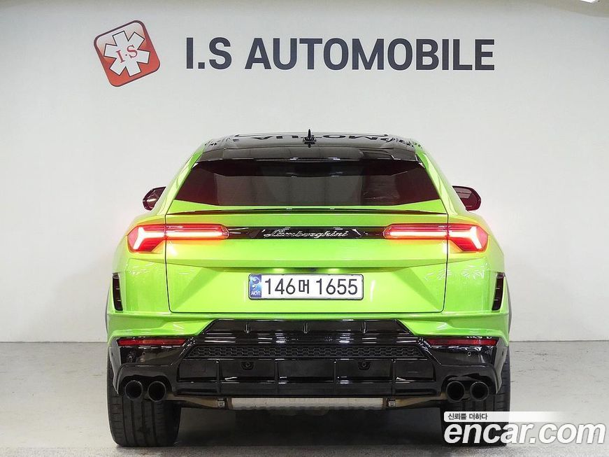 Lamborghini Urus 2024