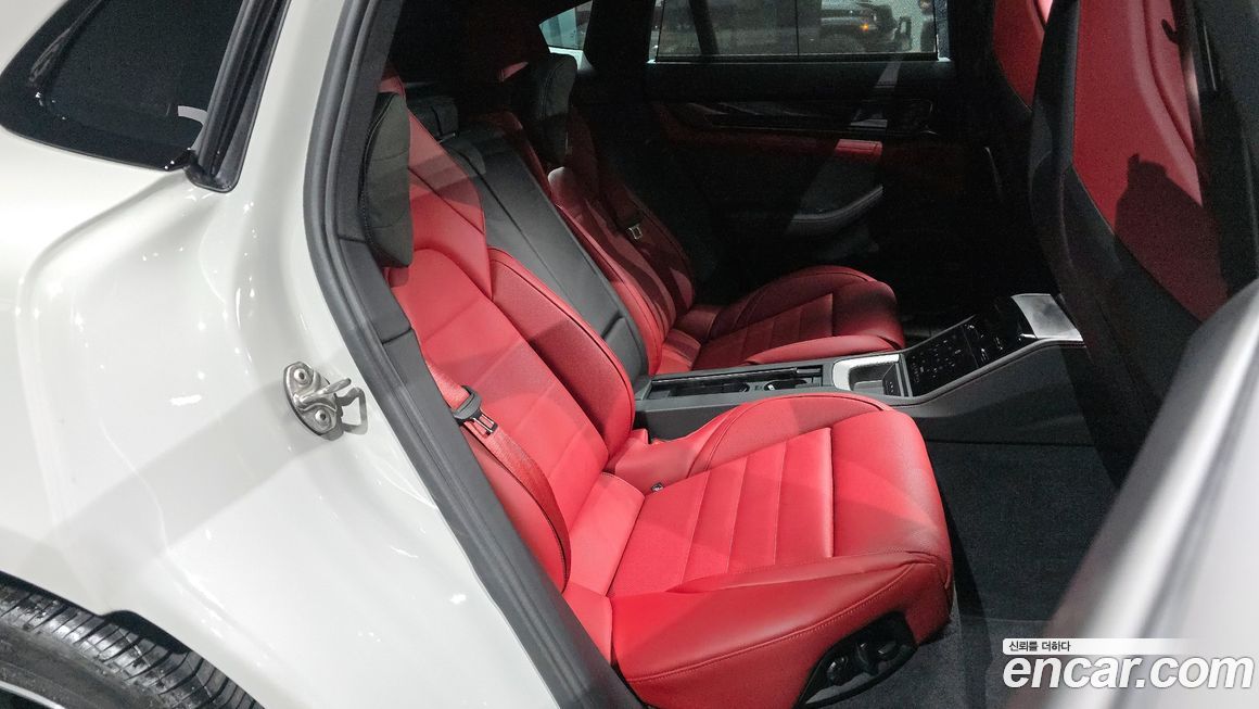 Porsche Panamera 2025