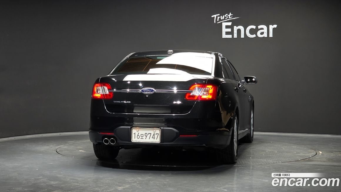 Ford Taurus 2011
