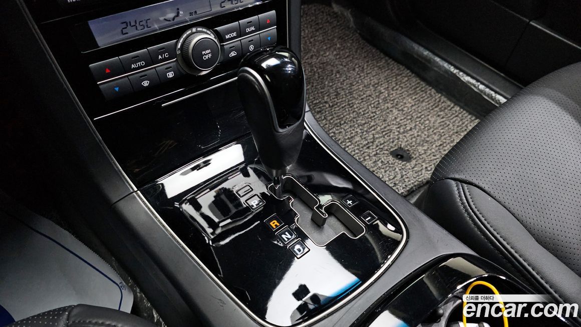 Kia OPIRUS 2010