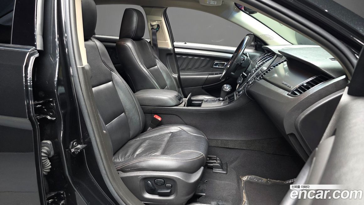 Ford Taurus 2011