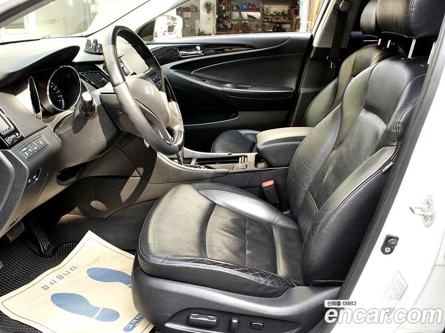 Hyundai Sonata 2011