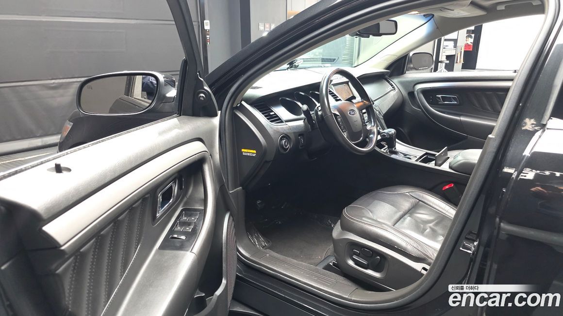 Ford Taurus 2011