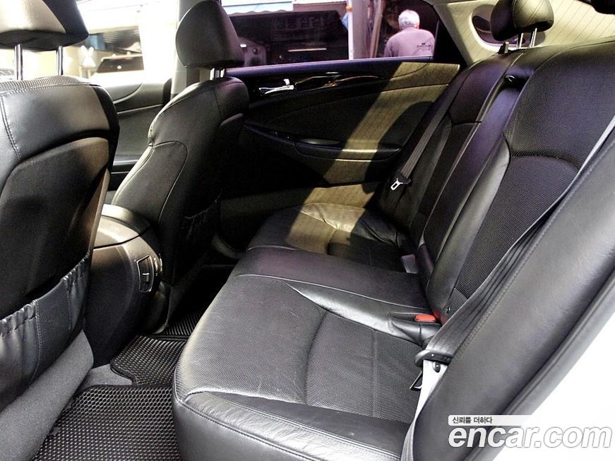 Hyundai Sonata 2011