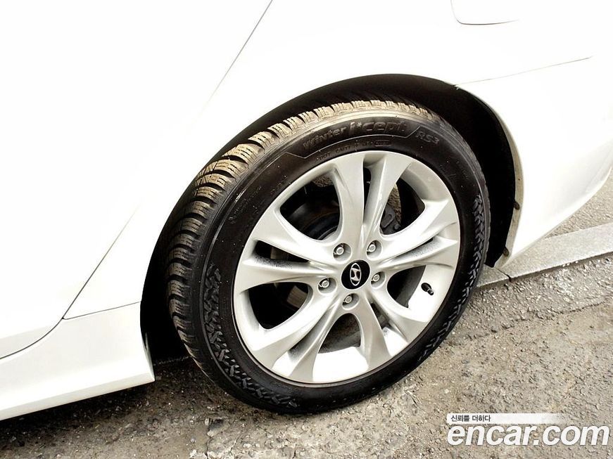 Hyundai Sonata 2011
