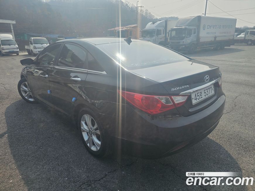 Hyundai Sonata 2011